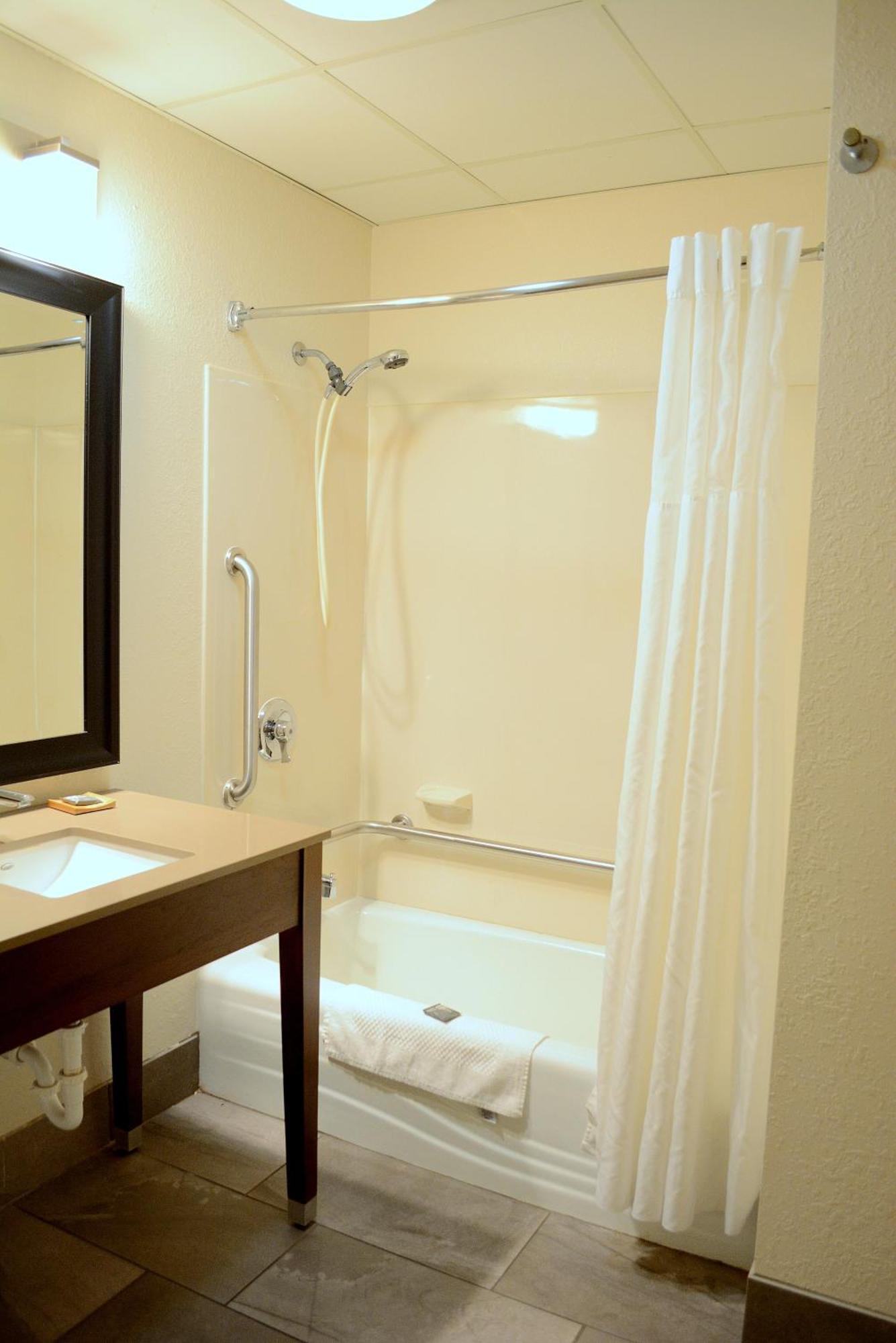 Country Inn & Suites By Radisson, Port Clinton, Oh Phòng bức ảnh